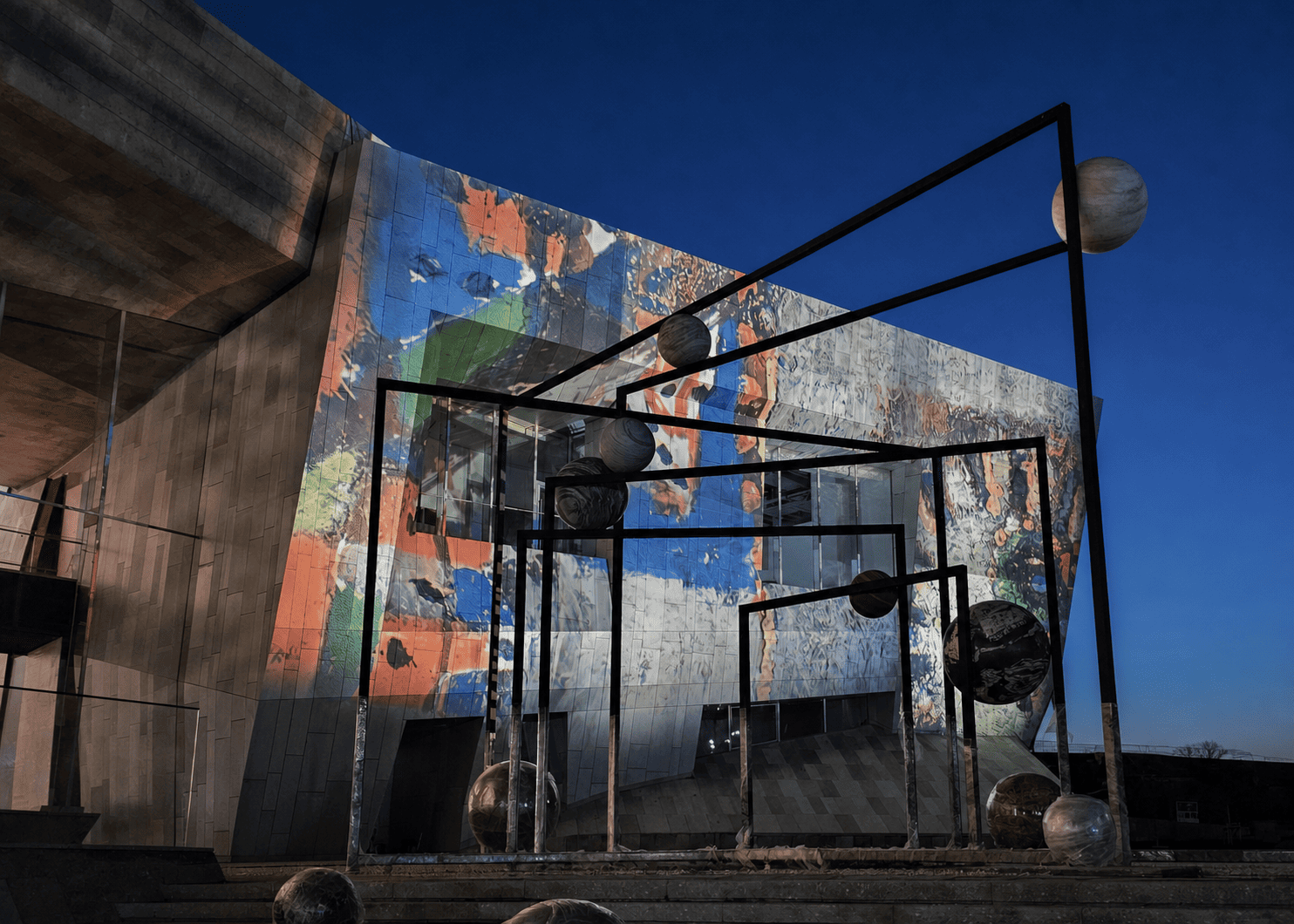动态效果画面｜Dynamic lighting effect scene on museum facade